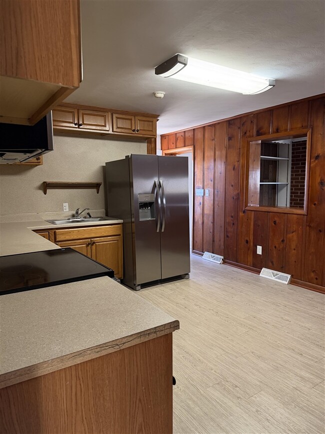 Building Photo - 602 Salmons Blackjack Rd