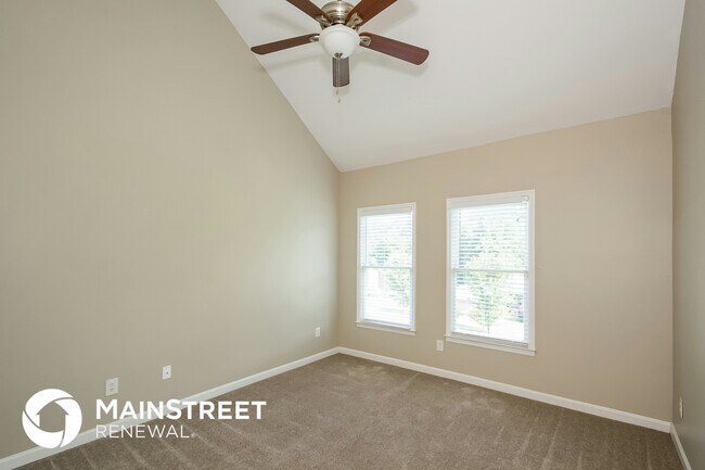 Building Photo - 3124 Green Valley Dr