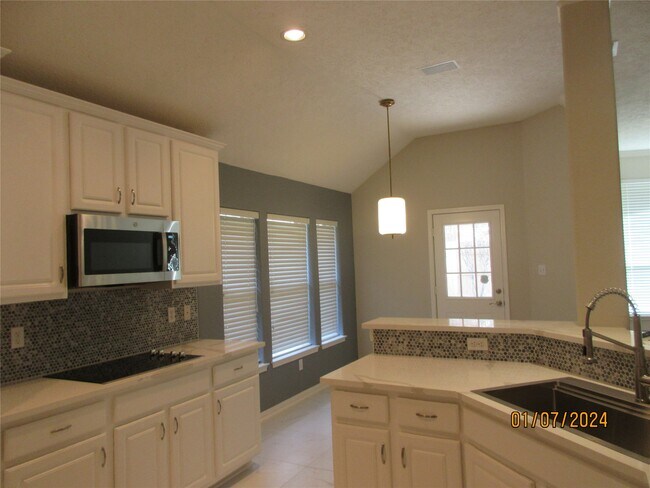 Building Photo - 1110 Parkhaven Ln