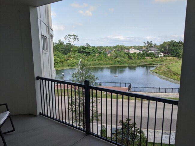Building Photo - Apartment Home #370 - Water View