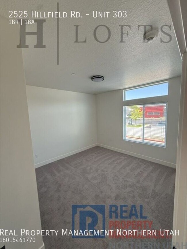 Building Photo - 2525 Hillfield Rd.-Unit 303