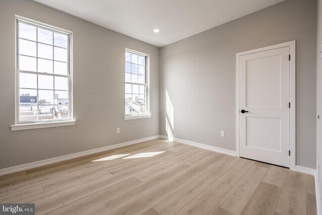 Building Photo - 713 S Mildred St