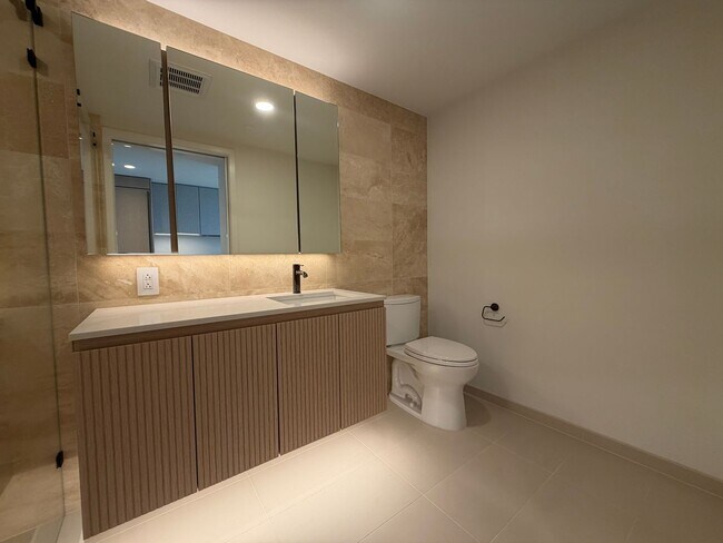 Building Photo - The Park Ward Village #622
