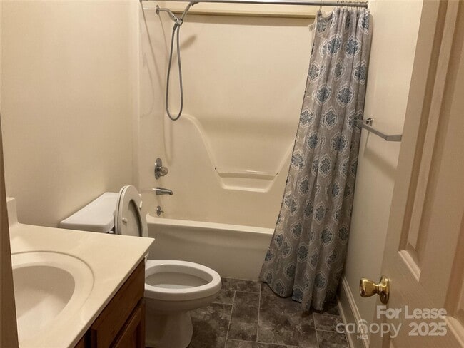 Building Photo - 409 N Main St