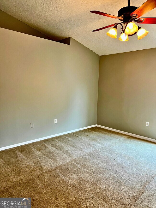 Building Photo - 230 Pine Bluff Dr