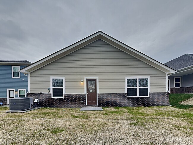 Building Photo - 127 Harvest Cir