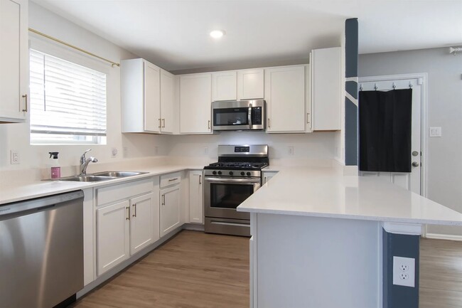 Building Photo - 22014 Birchwood River Trl