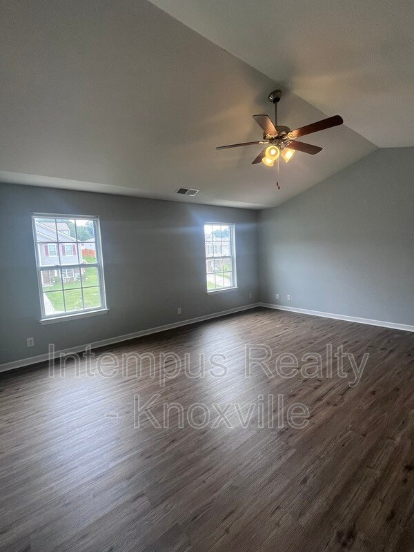 Building Photo - 5469 Calvert Ln