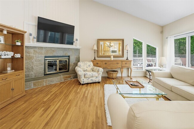 Building Photo - 60 Quogue Riverhead Rd