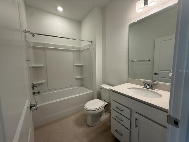 Building Photo - 3915 Big Sky Dr