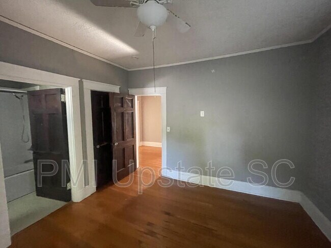 Building Photo - 181 N Fairview Ave