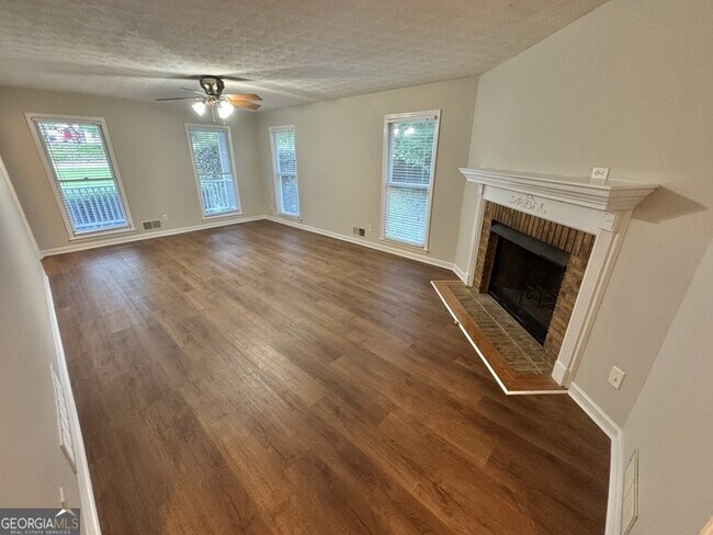 Building Photo - 45 Gentry Dr