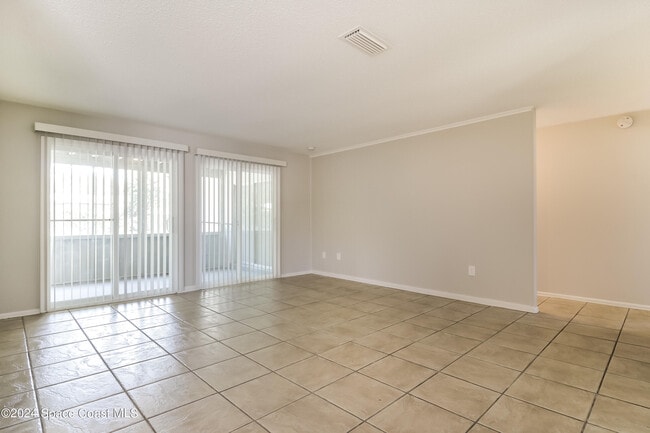 Building Photo - 1035 Country Club Blvd