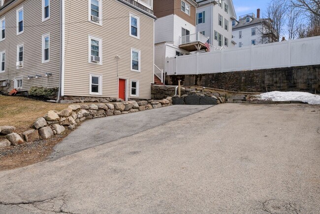 Building Photo - 12 Hampden St