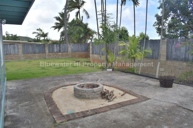 Building Photo - Enchanted Lake, Kailua 3 bedroom, 2 bath s...