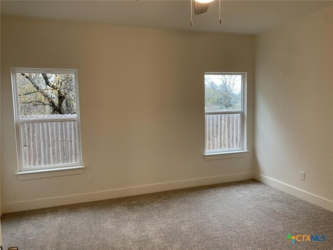 Building Photo - 1854 Royal Loop