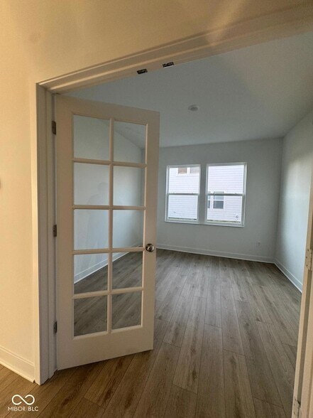 Building Photo - 7581 Fallsworth Dr