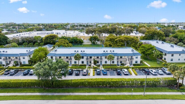 Building Photo - 3020 Florida Blvd