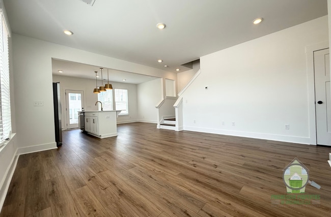 Building Photo - 515 Harebell Wy