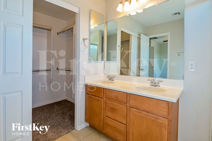 Building Photo - 10427 E Valley Quail Dr