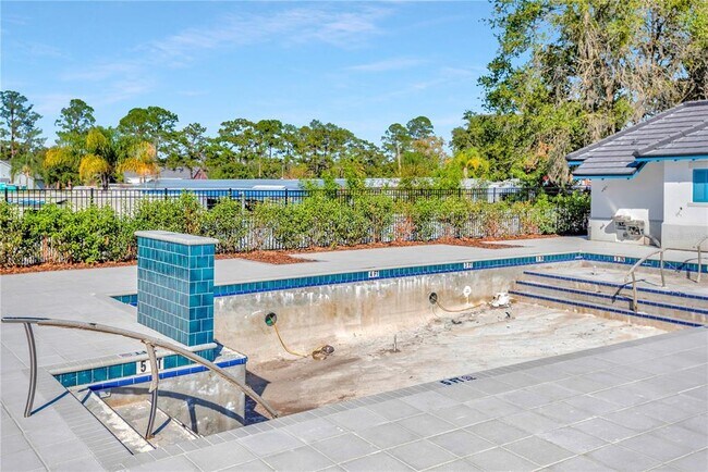 Building Photo - 6032 Shiner St