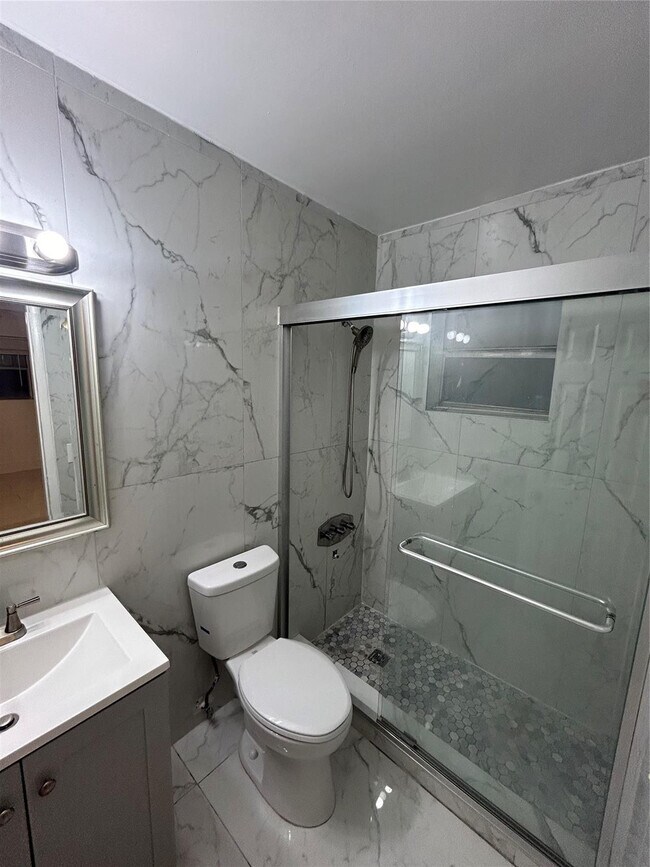 Building Photo - 212 SW 22nd St