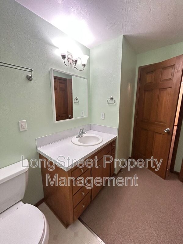 Building Photo - 3325 NW Circle Blvd