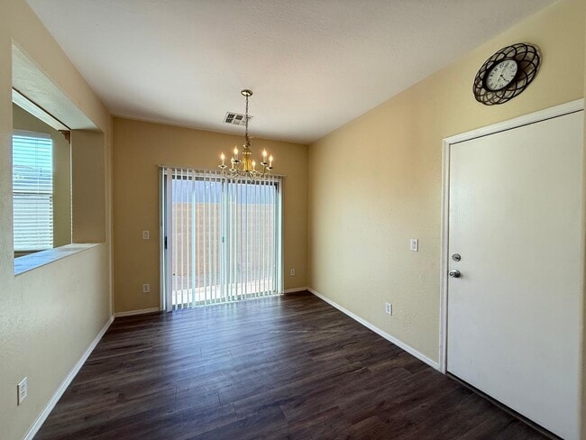 Building Photo - 1727 E Joseph Way