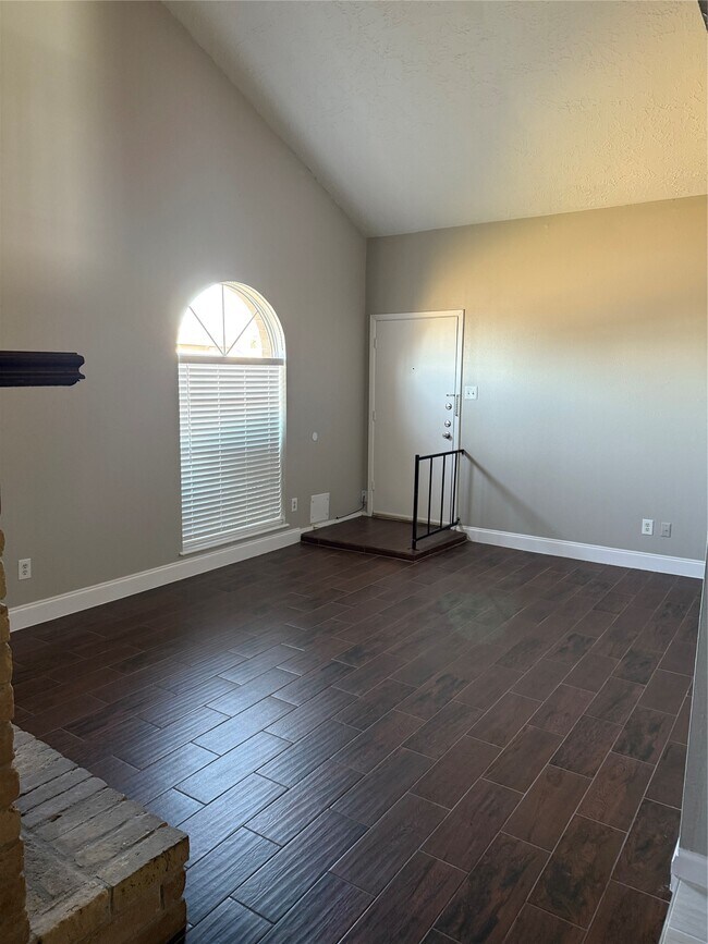 Building Photo - 6573 S Briar Bayou Dr