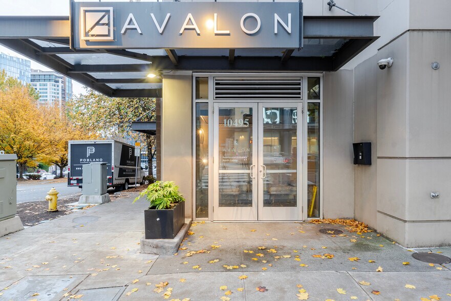 Building Photo - 362 Bellevue Way NE