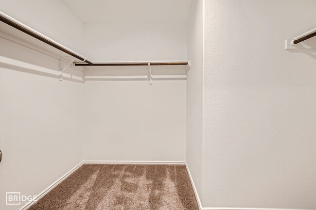 Building Photo - 2408 Lake Hls