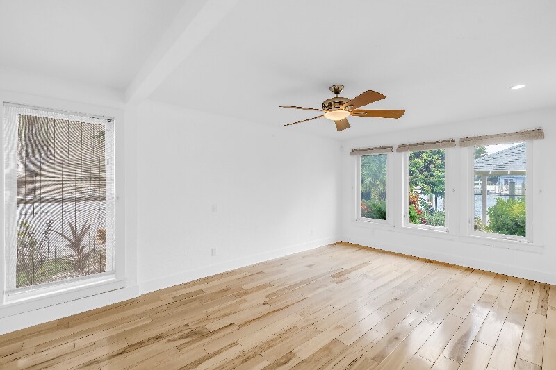 Building Photo - 2605 Pass a Grille Way