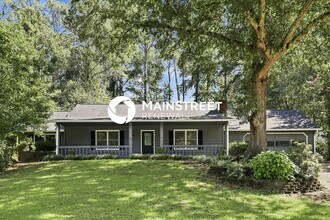 Building Photo - 3 Bedroom Pet-Friendly Home in Conyers, GA with Main Street Renewal