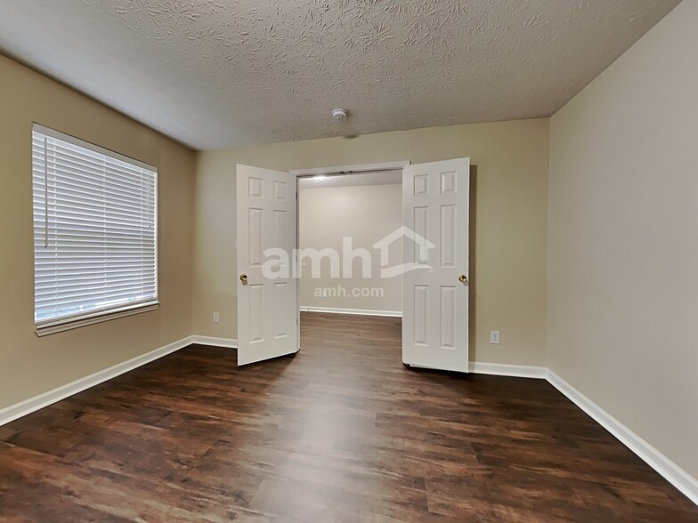 Building Photo - 1351 Blue Ridge Ln