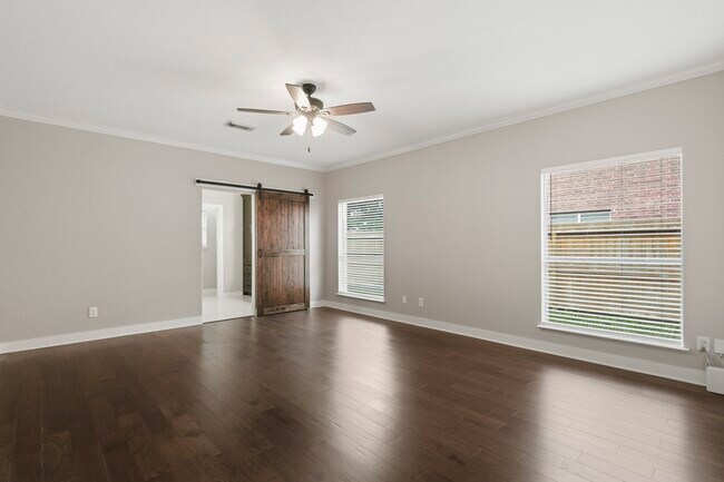 Building Photo - 3007 Eagle Lake Dr