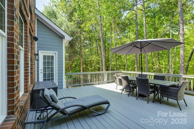 Building Photo - 9810 Daufuskie Dr
