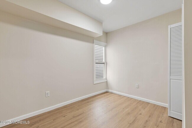 Building Photo - 216 Delaware St