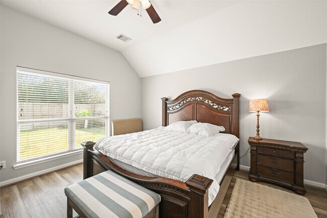 Building Photo - 1330 Leigh Gdns Dr