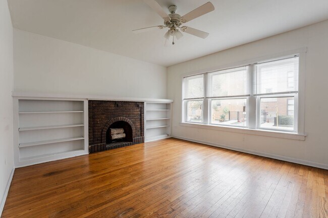 Building Photo - North Center / St. Bens - 2 Bed / 1 Bath - Heat Included