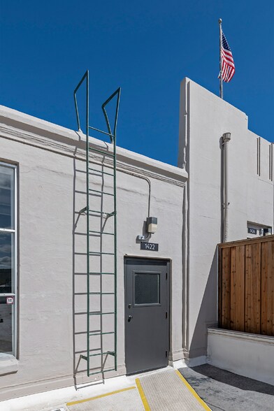 Building Photo - 6221 Hollis St