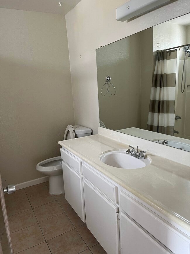 Building Photo - 37859 Essanay Pl