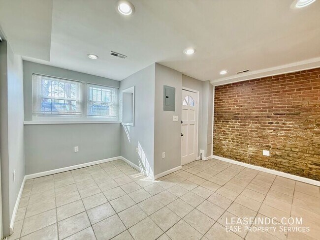 Building Photo - 203 R St NW