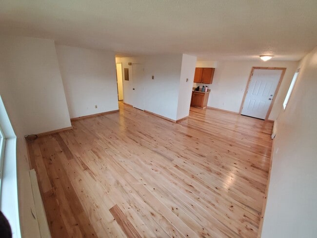 Building Photo - ELM
