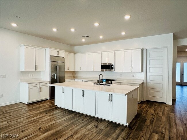 Building Photo - 981 Woodburn Ln