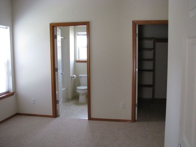 Building Photo - 7806 W 5th Ave