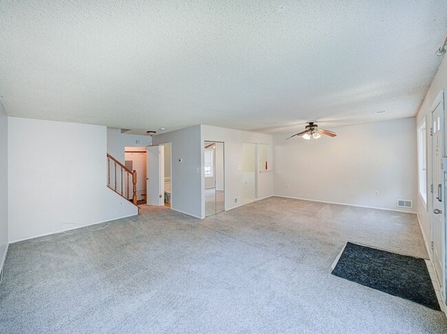 Building Photo - 96 Versailles Ct
