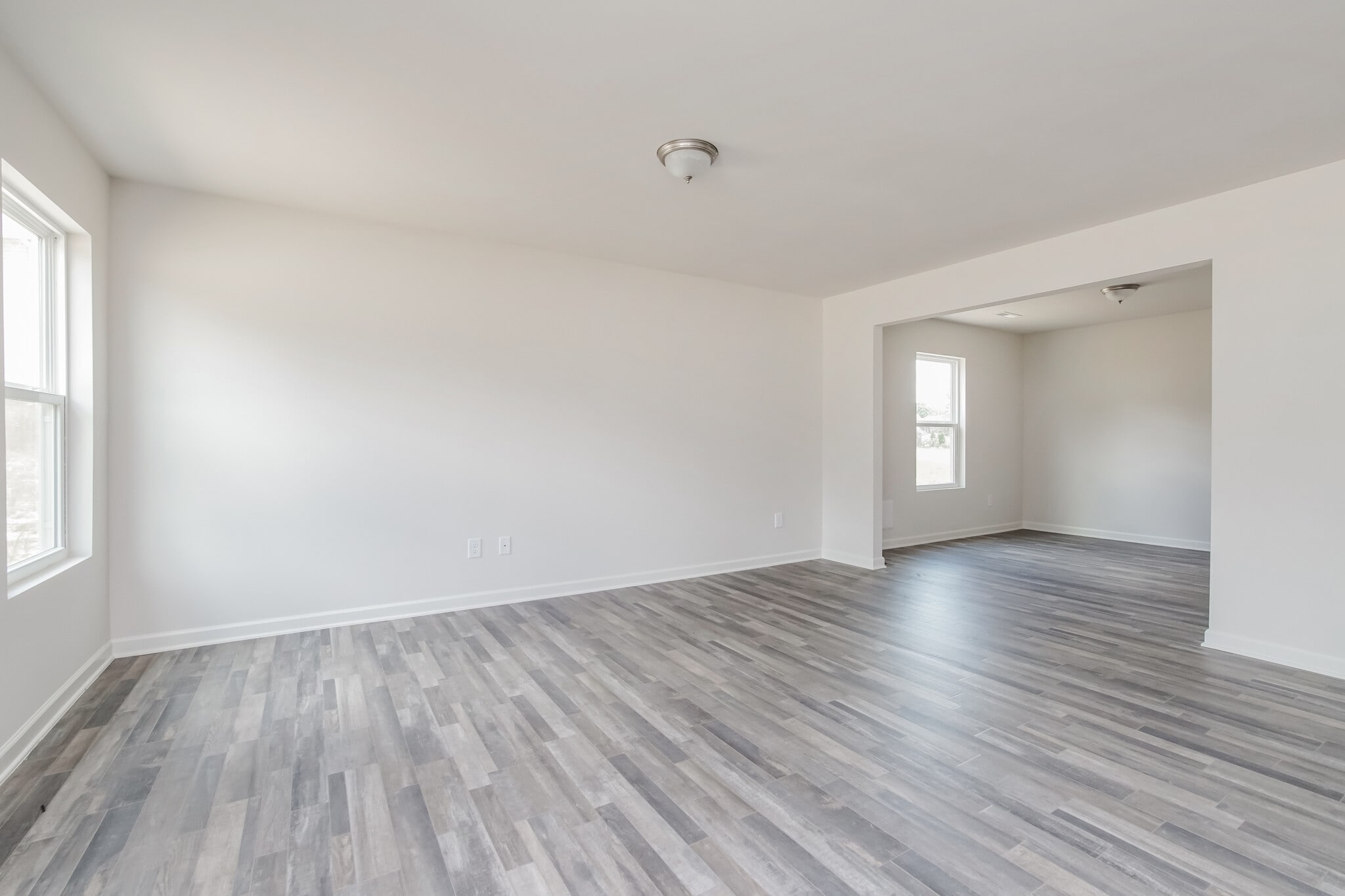 Building Photo - 1054 Manor Dr