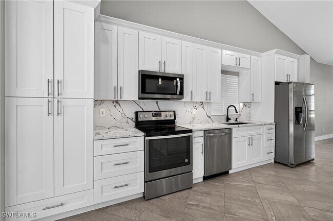 Building Photo - 2138 E Crown Pointe Blvd