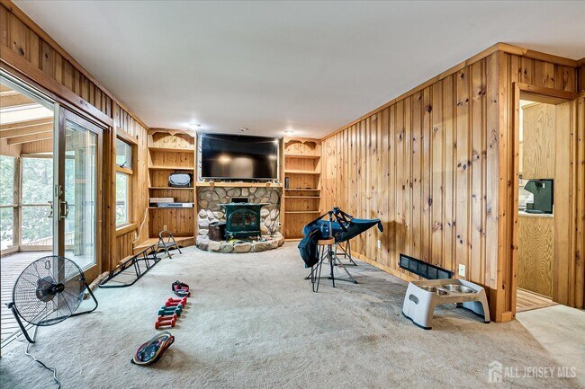 Building Photo - 23 Cardownie St