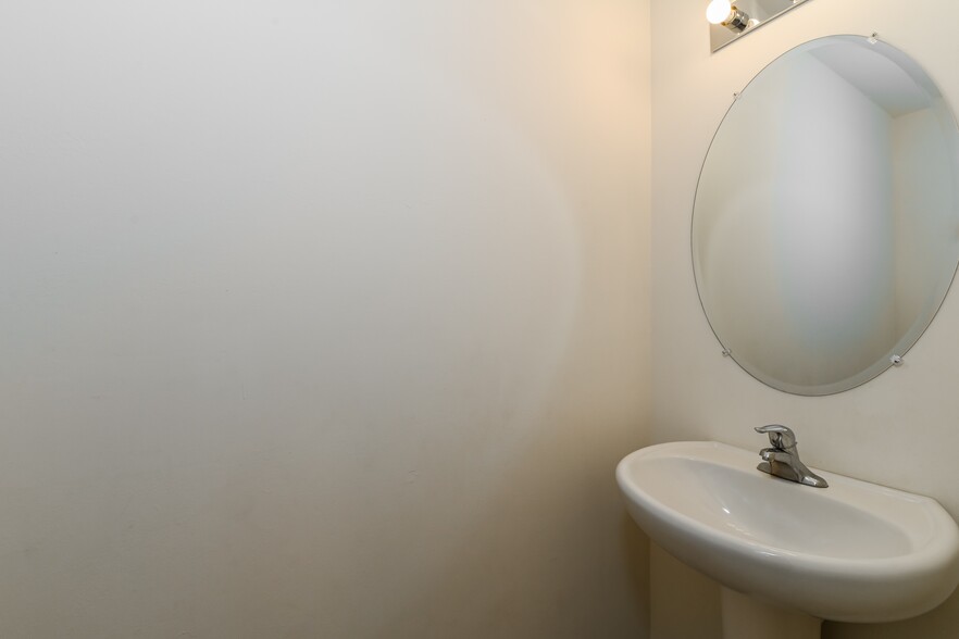 Building Photo - 15038 Wildflower Cir